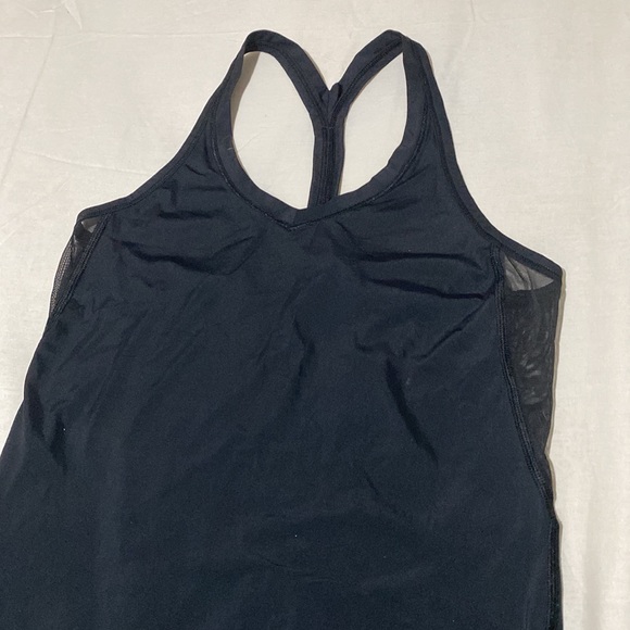 Lululemon black tank - Picture 5 of 9